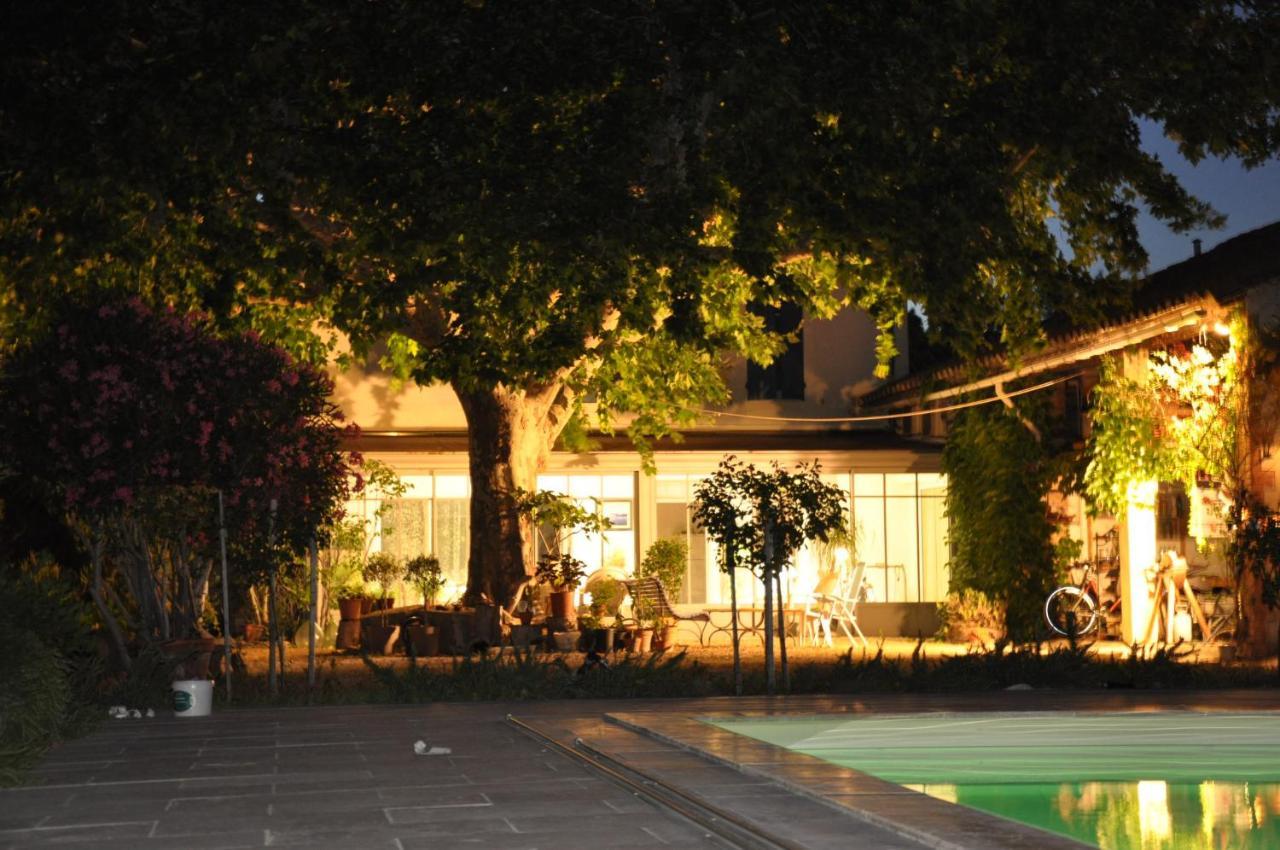La Ferme De Tonton Jules 2 Otel Entraigues-sur-la-Sorgue Dış mekan fotoğraf
