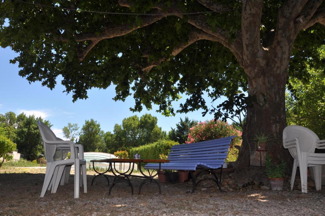 La Ferme De Tonton Jules 2 Otel Entraigues-sur-la-Sorgue Dış mekan fotoğraf