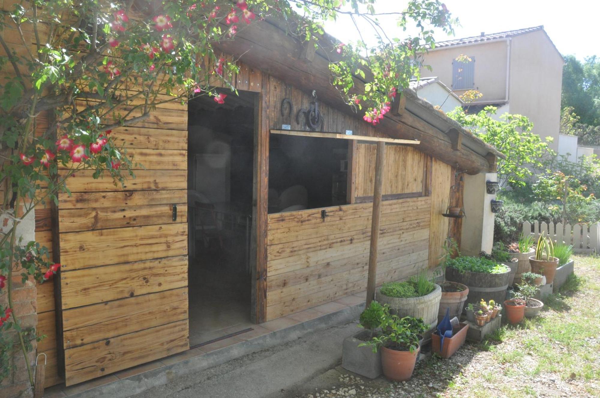 La Ferme De Tonton Jules 2 Otel Entraigues-sur-la-Sorgue Dış mekan fotoğraf